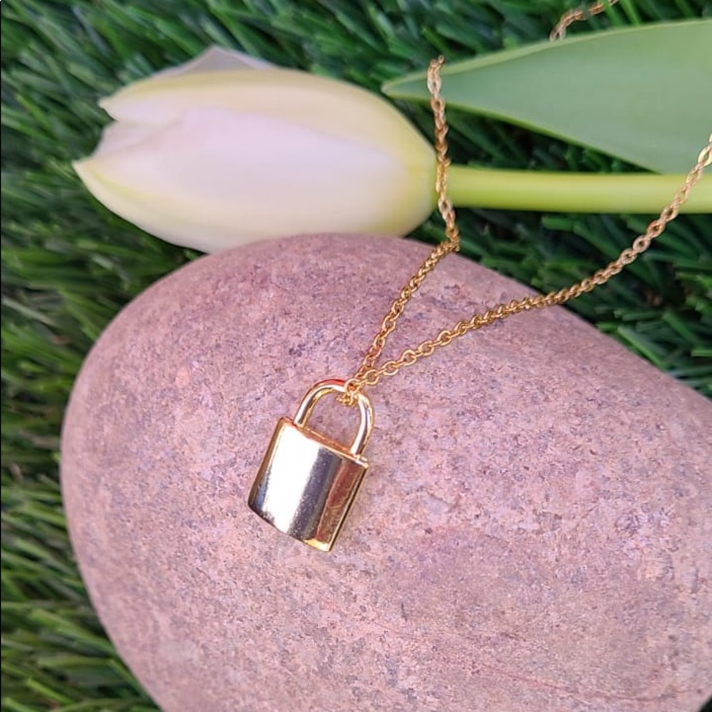 Lock charm with chain